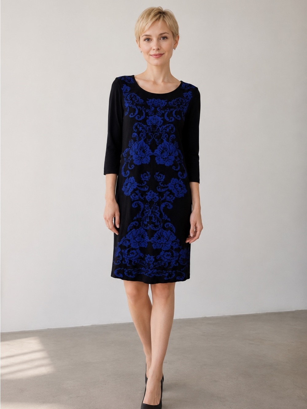 Spence Black and Blue Floral sweater Dress size medium